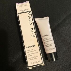 Mary Kay Timewise Matte Wear Liquid Foundation Beige 8